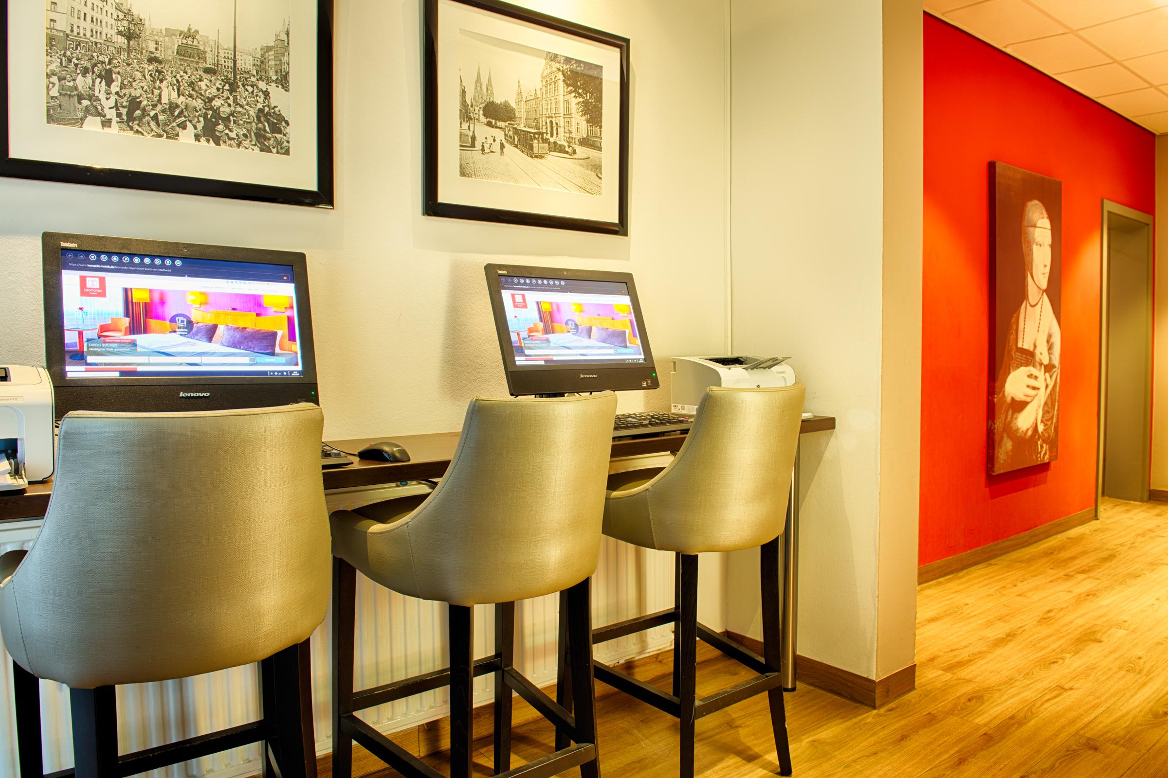 เลโฮนาโด รอยีล โฮเต็ล โคลน์ อัม ชตัดท์วาลด์ Hotel โคโลญ ภายนอก รูปภาพ