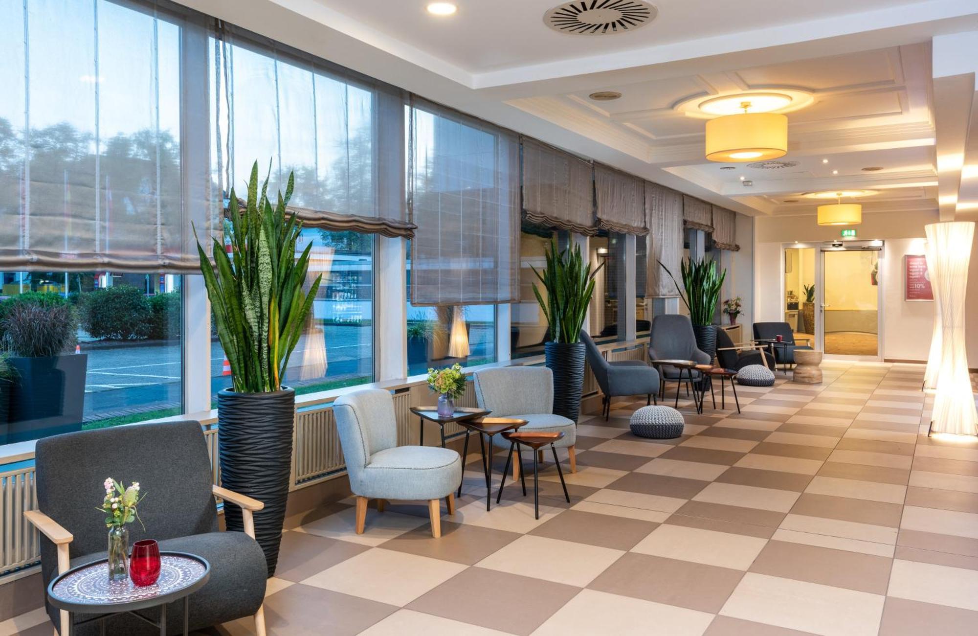 เลโฮนาโด รอยีล โฮเต็ล โคลน์ อัม ชตัดท์วาลด์ Hotel โคโลญ ภายนอก รูปภาพ